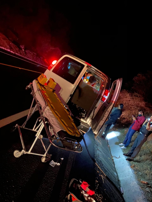 Se accidenta comitiva del gobernador de Michoacán en la autopista Siglo XXI; 7 lesionados