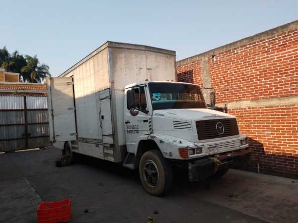 En cateo, asegura FGE inmueble relacionado en conductas ilícitas y recupera camión que transportaba aguacate