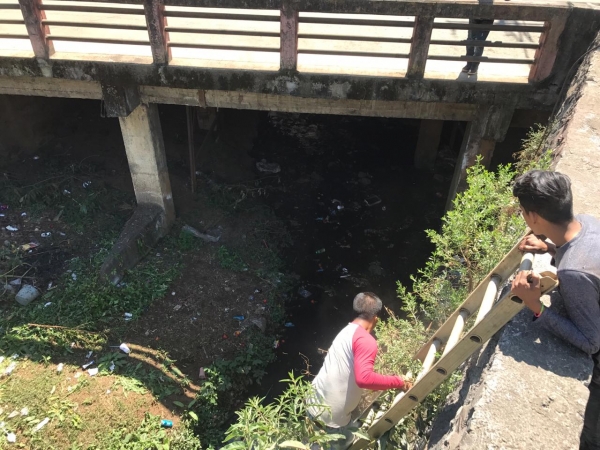 Habitantes y autoridades de San Ángel Zurumucapio limpian 2 kilómetros de río, continuarán el fin de semana