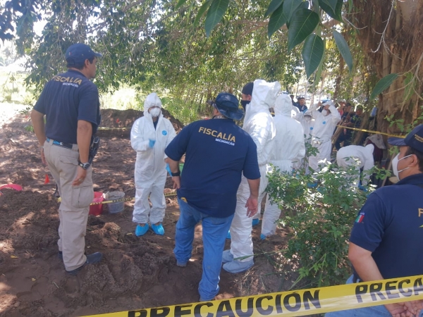 Acompaña FGE diligencias para la búsqueda de personas, en fosas clandestinas, en Coahuayana y Aquila