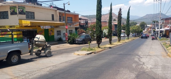 Autoridades municipales dejan inconclusa obra en la colonia Emiliano Zapata en Uruapan