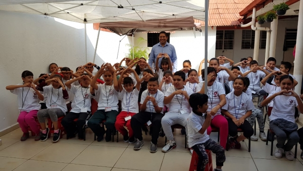 Inaugura Paco Cedillo cursos de Verano para niños en Casa de Enlace