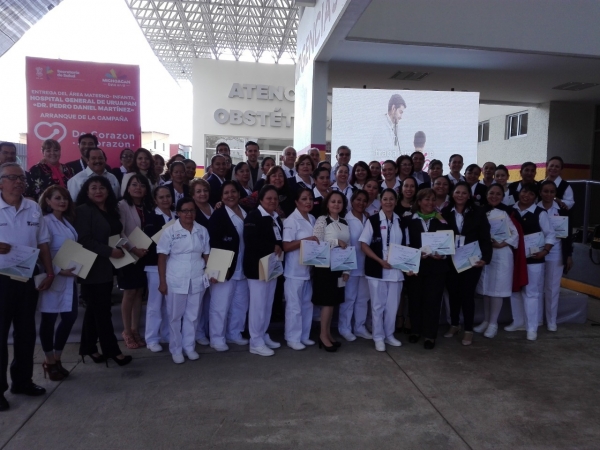 Distinguen por 20, 25 y 30 años de servicio a trabajadores de la Secretaria de Salud de Michoacán