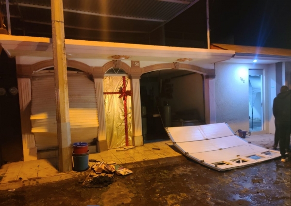 Explosión de cilindro de gas L.P. destruye domicilio en Lomas de Uruapan