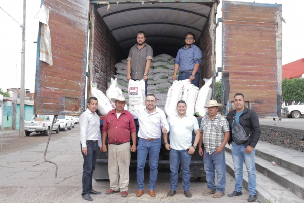 Va Humberto González por fortalecimiento de pequeños productores agrícolas