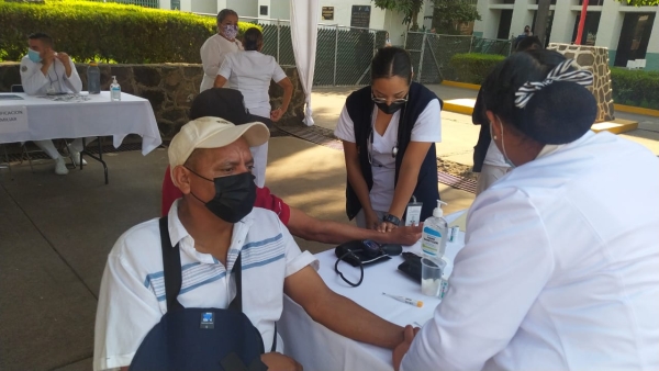 SSM ofrece 17 servicios médicos en Uruapan con Feria de la Salud