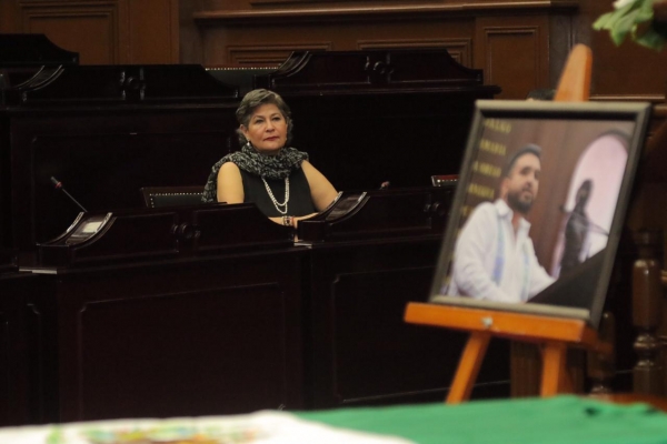 Tristeza y consternación deja la ausencia de Erik Juárez: Mayela Salas