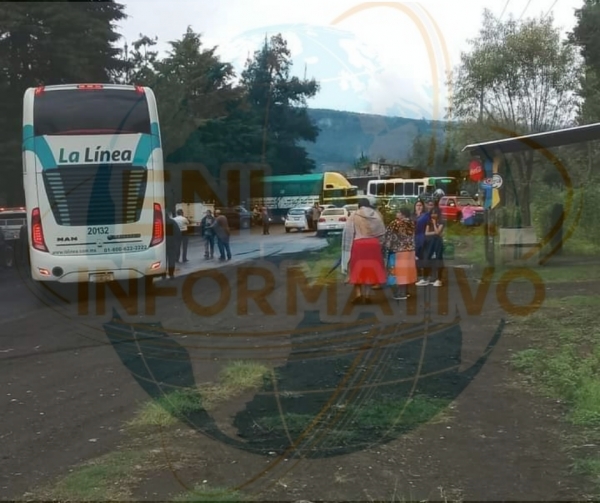 Bloqueada la carretera Uruapan-Los Reyes por carboneros de San Lorenzo