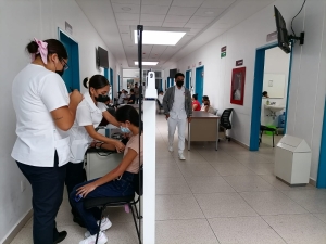 Vacuna SSM contra el VPH en centro de salud de Uruapan