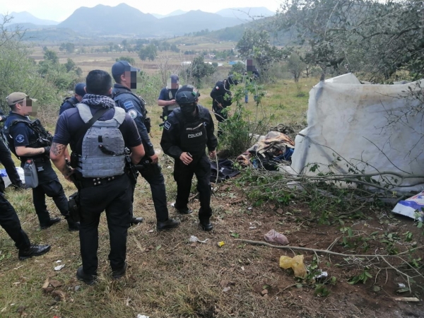 Tras balacera, aseguran narcocampamento, en Pátzcuaro