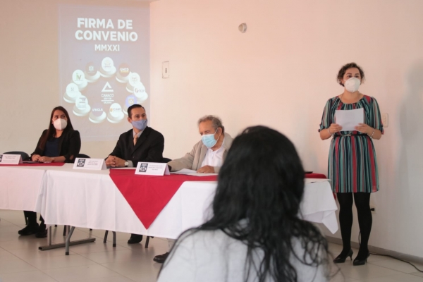 CANACO Uruapan firma convenios con universidades
