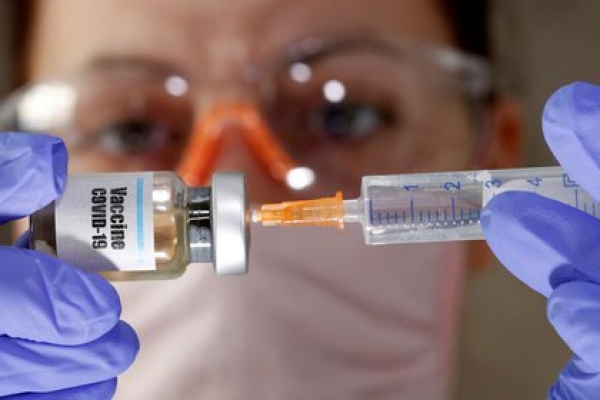 Crean vacuna contra Covid-19 en la universidad de Oxford, Inglaterra, así como pfizer  y Biontech