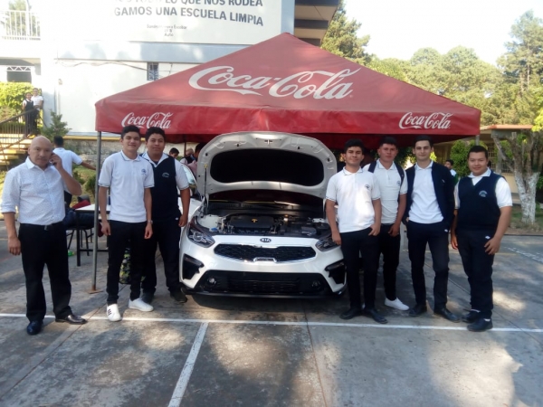 Se realiza Feria Automotriz 2019 Conalep Uruapan 