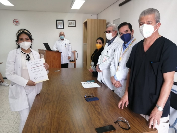 30 Médicos Internos de Pregrado concluyen el año educativo en el Hospital General de Uruapan “Dr. Pedro Daniel Martínez”