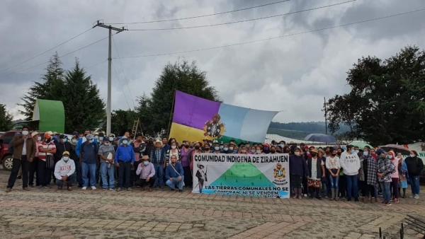 Zirahuén instala barricadas ante la inseguridad en Michoacán