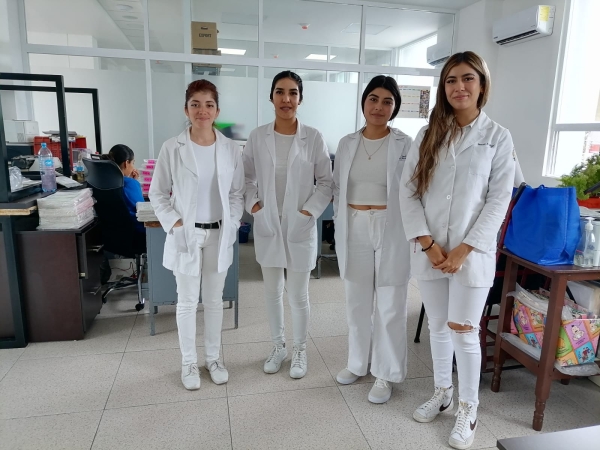 Médicos pasantes fortalecen atención en centro de salud de Uruapan: SSM