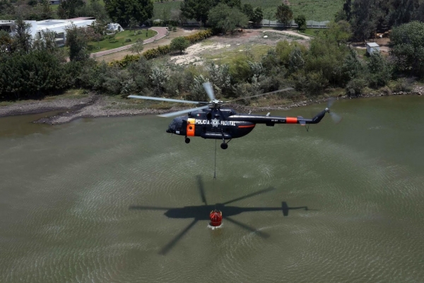 Suplican por helicóptero para apagar el fuego en el Jabalí de la reserva natural de El Zapién