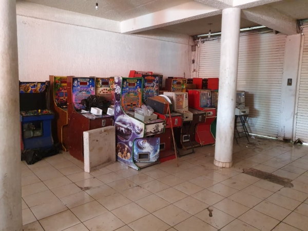 Dos negocios de maquinitas y tragamonedas fueron cerrados por la FGE en Uruapan