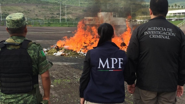 Más de 900 kilos de distintas drogas incinera FGR en Morelia