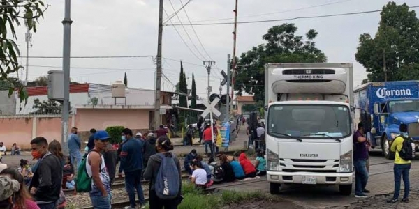 Programan bloqueo a vías férreas en Caltzontzin miembros de la CNTE
