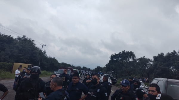 ¡Bloqueado el Boulevard Industrial! gracias al abuso de autoridad que a diario ejercen los elementos policíacos en Uruapan
