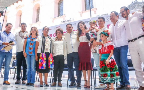 Artesanos ponen a Uruapan en el centro de atención: Víctor Manríquez