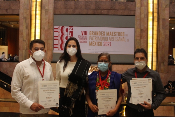 Premian a Grandes Maestros Artesanos michoacanos