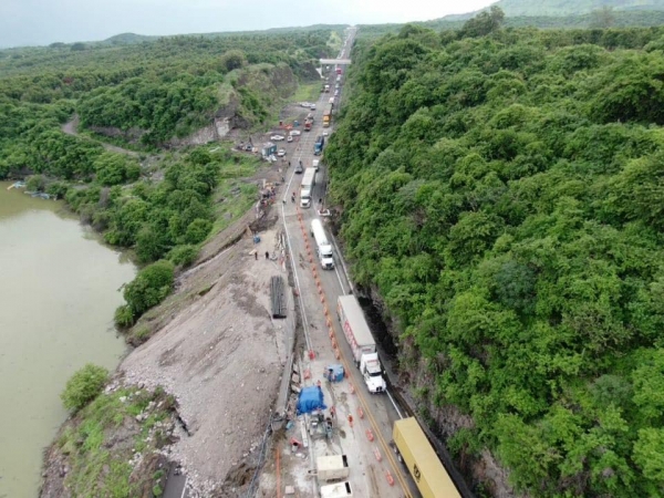 Así luce la autopista Siglo XXI en el tramo Pátzcuaro-Lázaro Cárdenas luego de su reparación