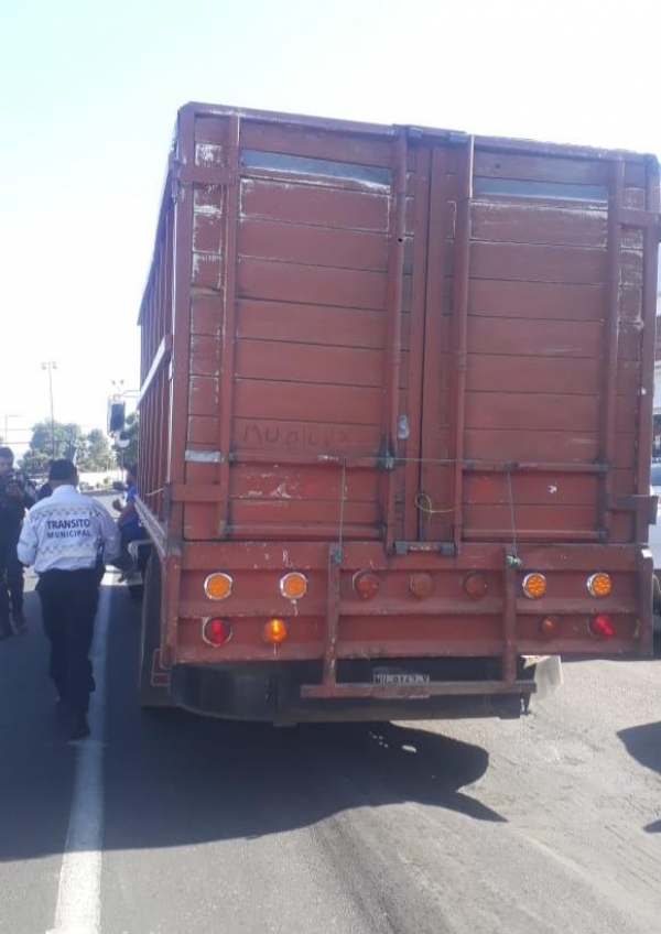 Elementos de la Policía Municipal de Uruapan, frustran robo de camión