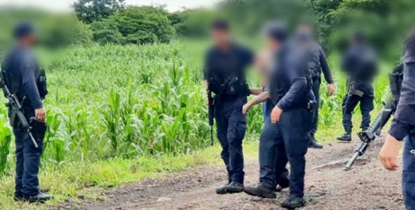 Caen 2 policías municipales acusados de doble homicidio