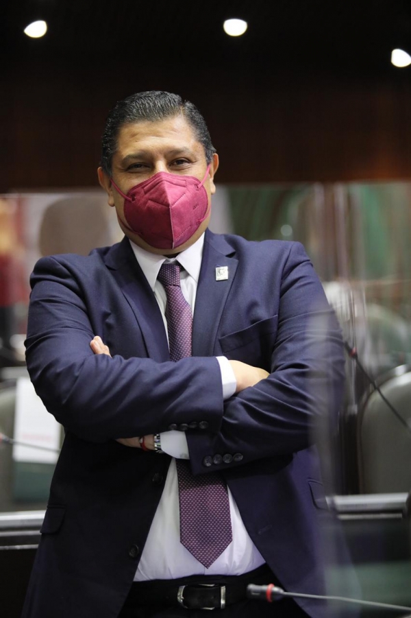Nacho Campos, exhortó al Gobernador de Michoacán a pagar deudas a los Tecnológicos